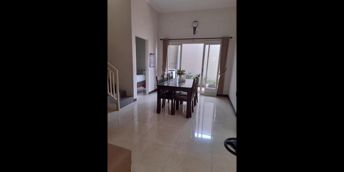 Rumah Cantik 2 lantai 6 kamar Sidoarjo, ISA NEGO! Rumah Cantik 2 lantai 6 kamar Sidoarjo, ISA NEGO!