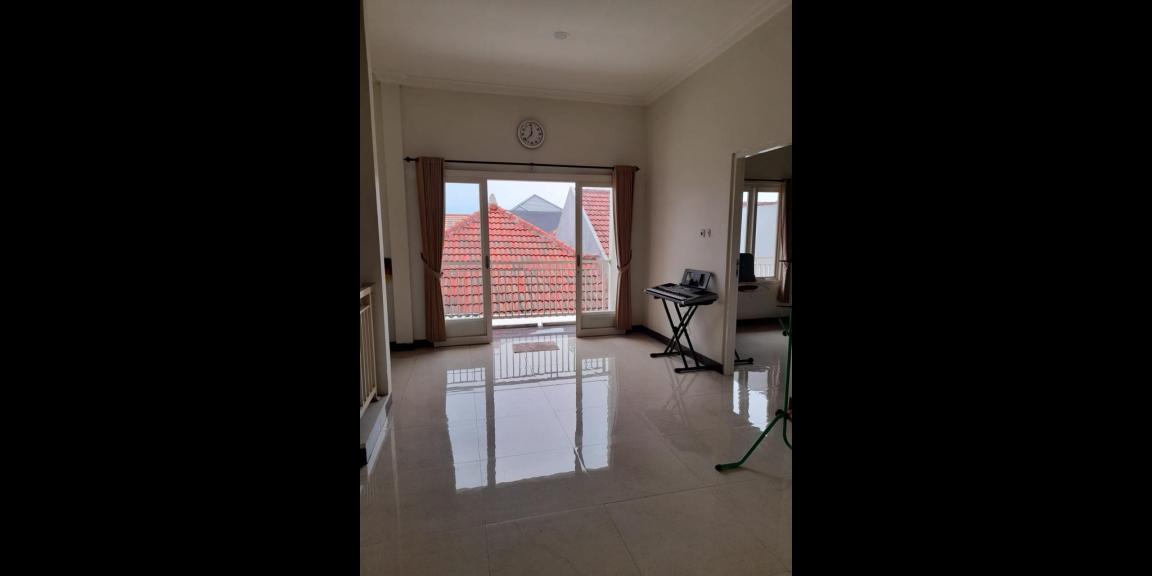 Rumah Cantik 2 lantai 6 kamar Sidoarjo, ISA NEGO! Rumah Cantik 2 lantai 6 kamar Sidoarjo, ISA NEGO!