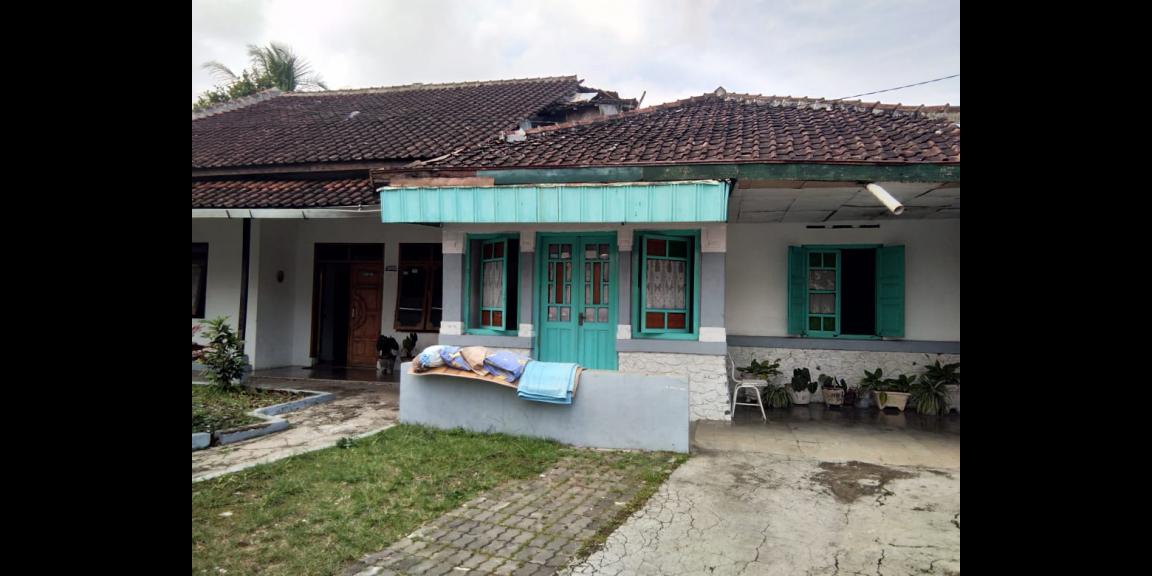 Tanah + Rumah Second Dijual di Garut Pinggir Jalan Tanpa Perantara Tanah + Rumah Second Dijual di Garut Pinggir Jalan Tanpa Perantara