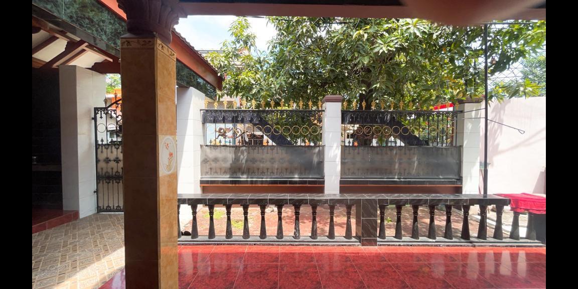 Dijual Rumah Hook Siap Huni Lokasi Strategis di Dukuh Kupang Surabaya Dijual Rumah Hook Siap Huni Lokasi Strategis di Dukuh Kupang Surabaya