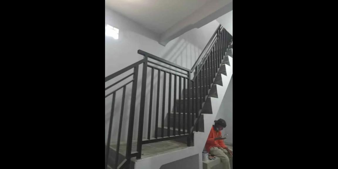 DI JUAL KOST + TOKO Lokasi Strategis di Jalan RAYA SEMOLOWARU DI JUAL KOST + TOKO Lokasi Strategis di Jalan RAYA SEMOLOWARU