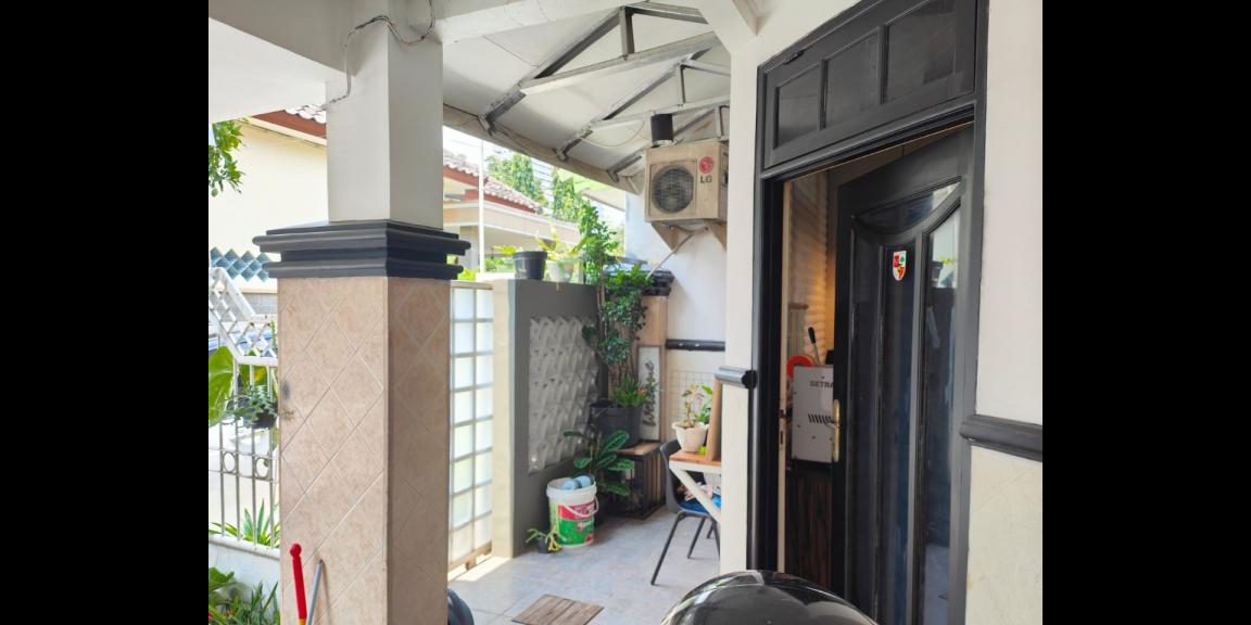 Dijual Rumah Murah Semi Furnished Siap huni di Perumahan Babatan Pilang Wiyung Surabaya Dijual Rumah Murah Semi Furnished Siap huni di Perumahan Babatan Pilang Wiyung Surabaya