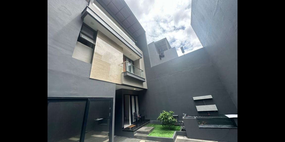 Dijual Rumah Minimalis Siap Huni di Grand Trevista Residence, Jakarta Barat Dijual Rumah Minimalis Siap Huni di Grand Trevista Residence, Jakarta Barat