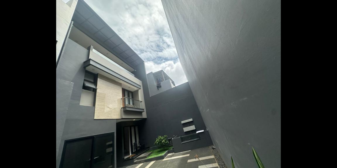 Dijual Rumah Minimalis Siap Huni di Grand Trevista Residence, Jakarta Barat Dijual Rumah Minimalis Siap Huni di Grand Trevista Residence, Jakarta Barat