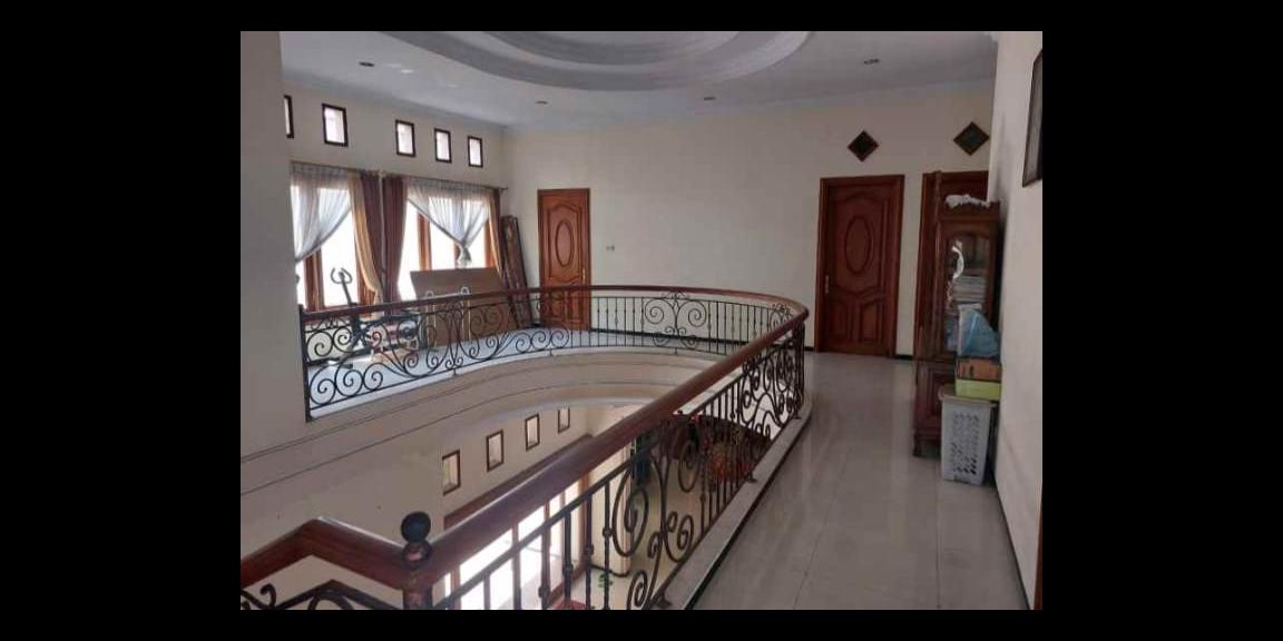 Dijual Rumah Pojokan 2,5 Lantai Siap Huni di Perumahan Araya, Malang Dijual Rumah Pojokan 2,5 Lantai Siap Huni di Perumahan Araya, Malang