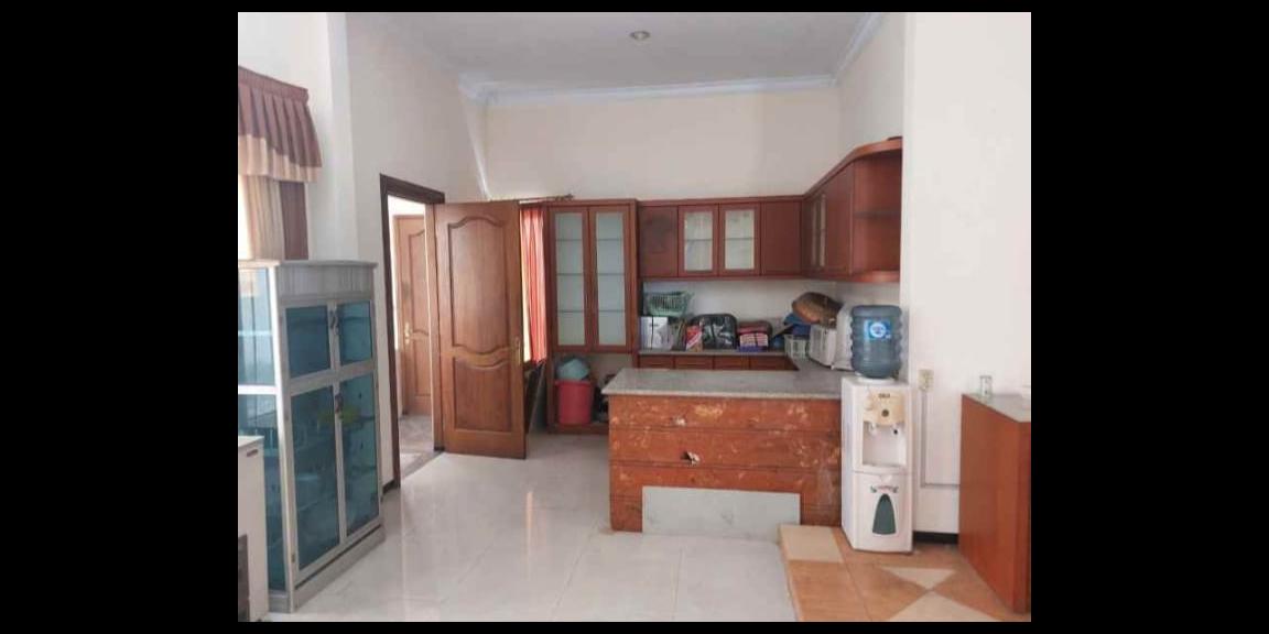 Dijual Rumah Pojokan 2,5 Lantai Siap Huni di Perumahan Araya, Malang Dijual Rumah Pojokan 2,5 Lantai Siap Huni di Perumahan Araya, Malang