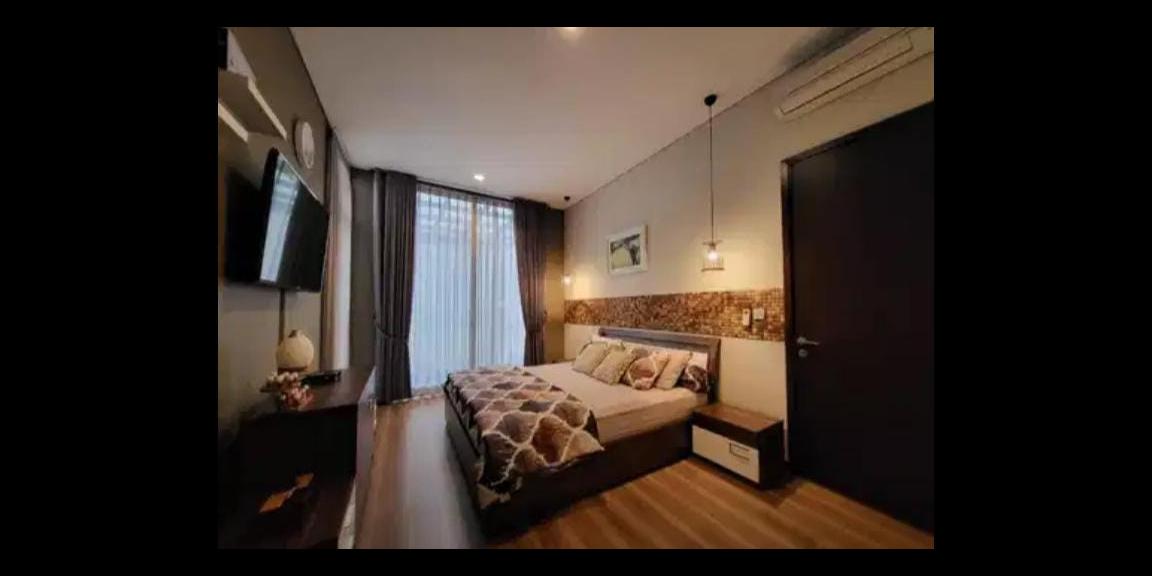 Dijual Rumah Mewah dengan Kolam Renang di Nava Park, Tangerang Dijual Rumah Mewah dengan Kolam Renang di Nava Park, Tangerang