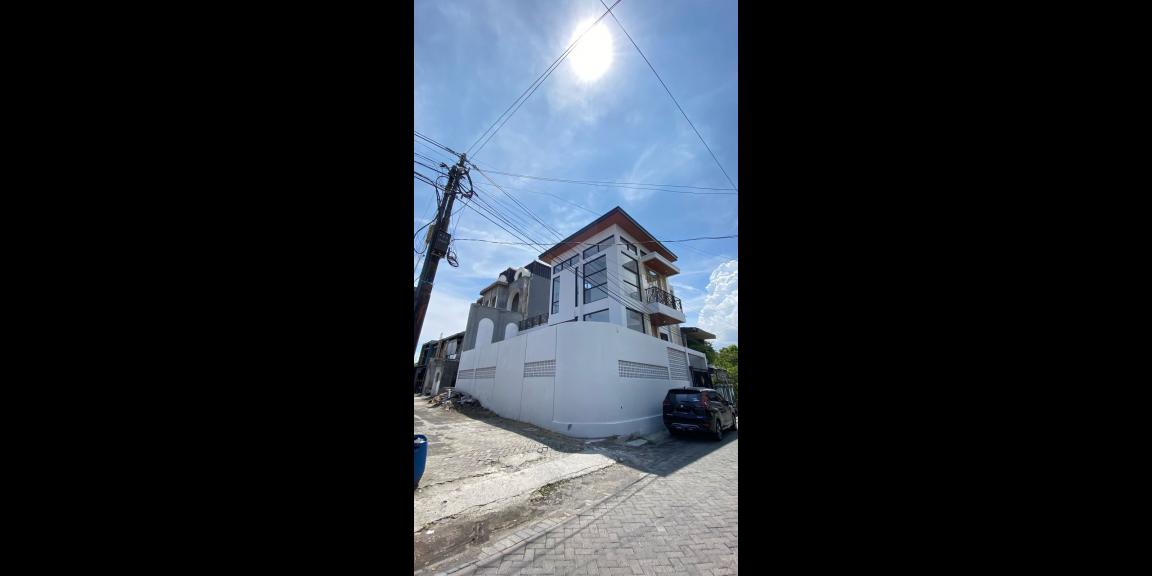 Dijual Rumah 2,5 Lantai di Mandala, Sidoarjo Dijual Rumah 2,5 Lantai di Mandala, Sidoarjo