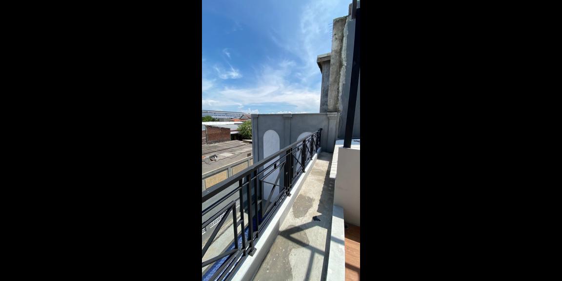 Dijual Rumah 2,5 Lantai di Mandala, Sidoarjo Dijual Rumah 2,5 Lantai di Mandala, Sidoarjo