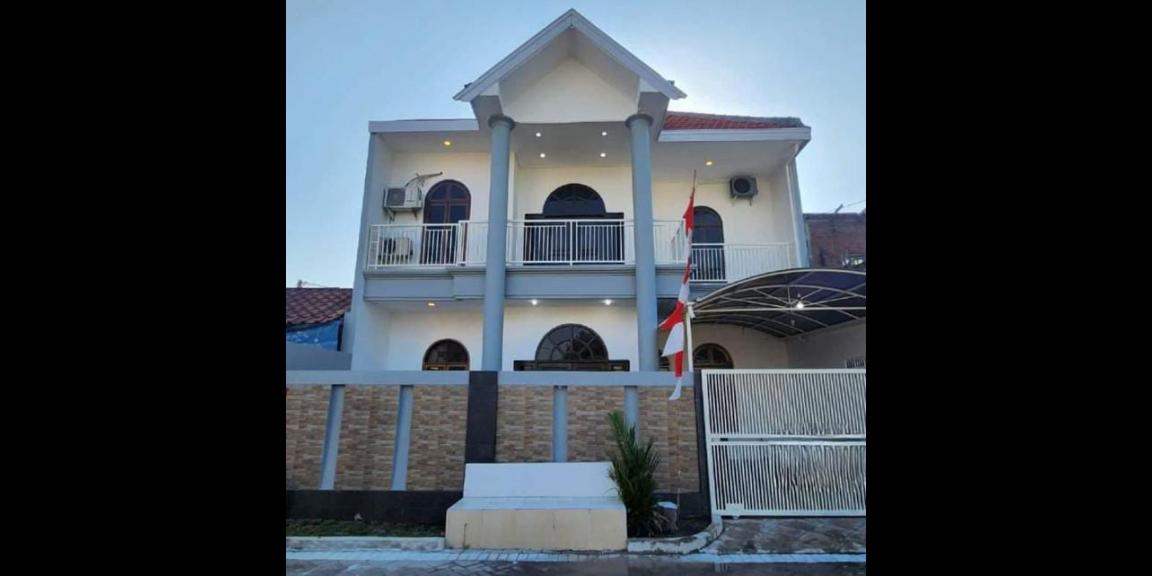 Dijual Rumah 2 Lantai di Perumahan Istana Mentari, Sidoarjo Dijual Rumah 2 Lantai di Perumahan Istana Mentari, Sidoarjo