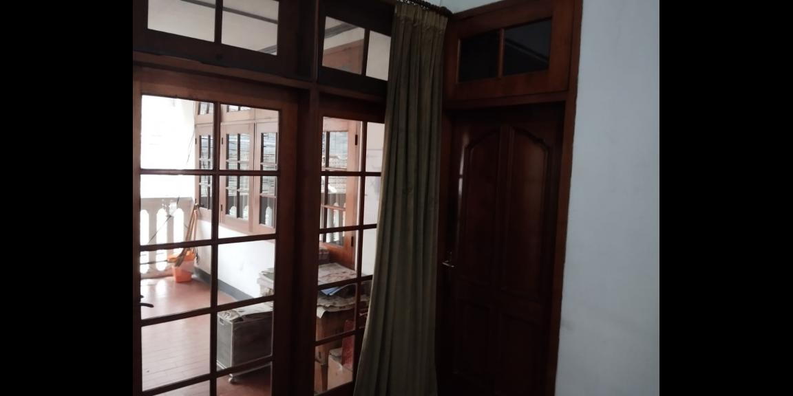 Dijual Rumah 2 Lantai di Gayungsari Barat, Surabaya Dijual Rumah 2 Lantai di Gayungsari Barat, Surabaya