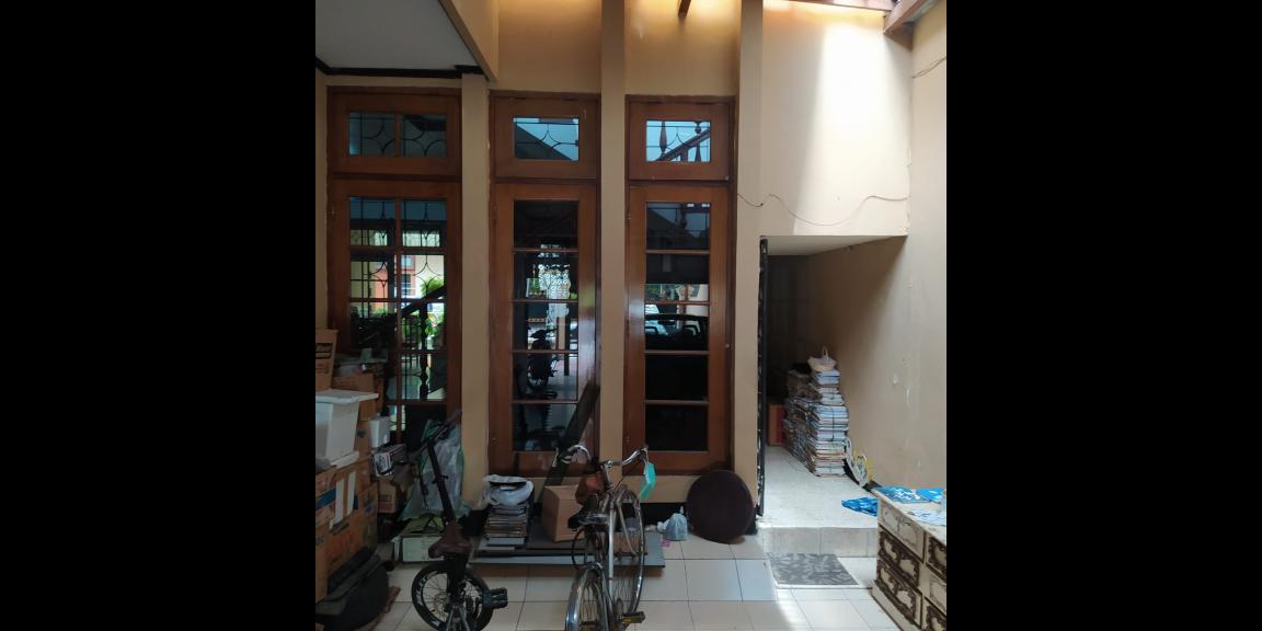 Dijual Rumah 2 Lantai di Gayungsari Barat, Surabaya Dijual Rumah 2 Lantai di Gayungsari Barat, Surabaya