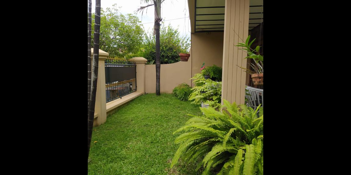 Dijual Rumah 2 Lantai di Gayungsari Barat, Surabaya Dijual Rumah 2 Lantai di Gayungsari Barat, Surabaya