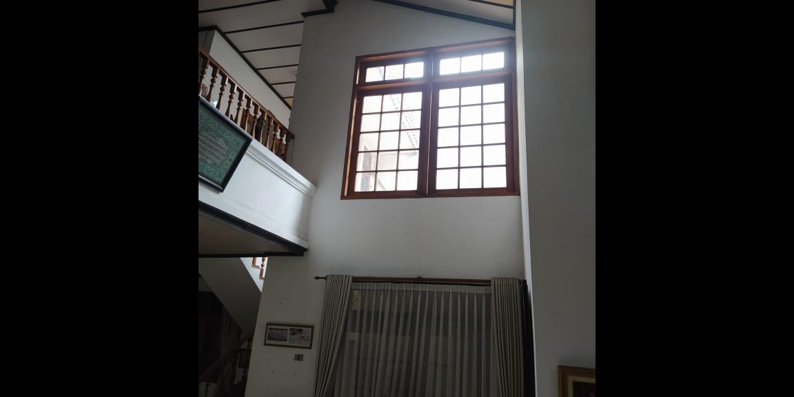 Dijual Rumah 2 Lantai di Gayungsari Barat, Surabaya Dijual Rumah 2 Lantai di Gayungsari Barat, Surabaya