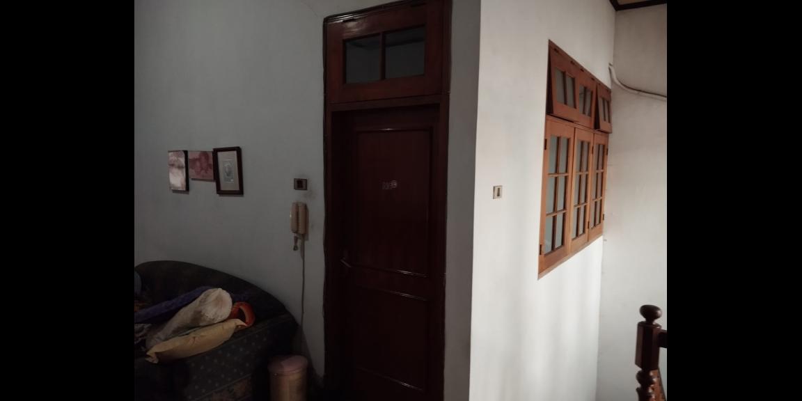 Dijual Rumah 2 Lantai di Gayungsari Barat, Surabaya Dijual Rumah 2 Lantai di Gayungsari Barat, Surabaya