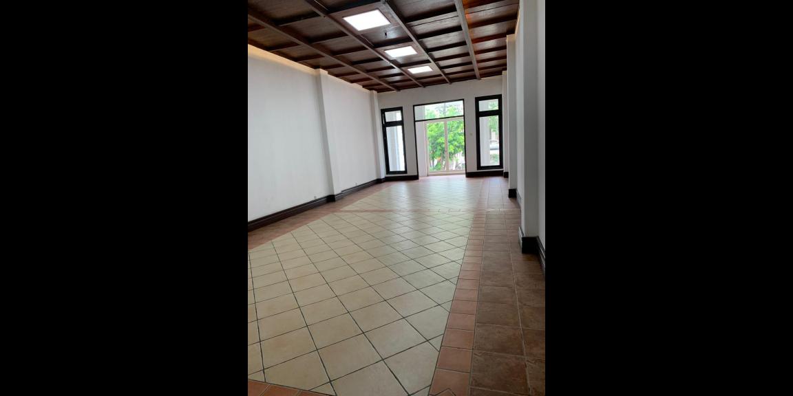 Dijual Rumah 3,5 Lantai di Satelit Barat, Surabaya Dijual Rumah 3,5 Lantai di Satelit Barat, Surabaya