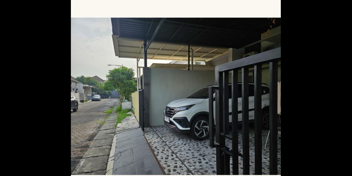 Dijual Rumah Hook di Taman Rivera Regency, Surabaya Dijual Rumah Hook di Taman Rivera Regency, Surabaya