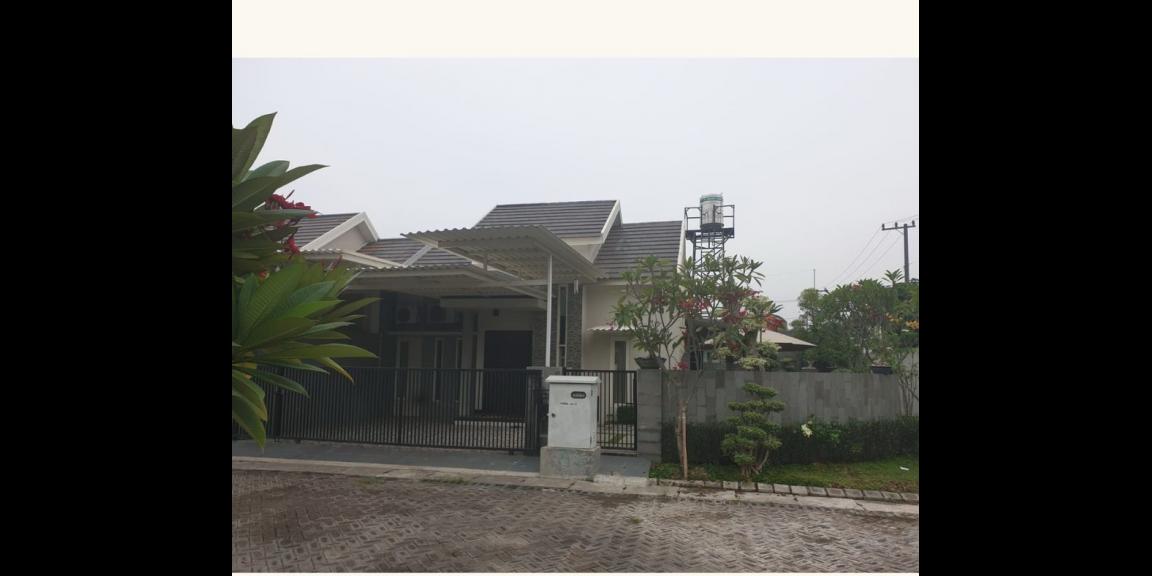 Dijual Rumah Hook di Taman Rivera Regency, Surabaya Dijual Rumah Hook di Taman Rivera Regency, Surabaya