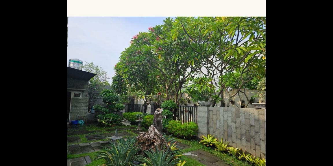 Dijual Rumah Hook di Taman Rivera Regency, Surabaya Dijual Rumah Hook di Taman Rivera Regency, Surabaya