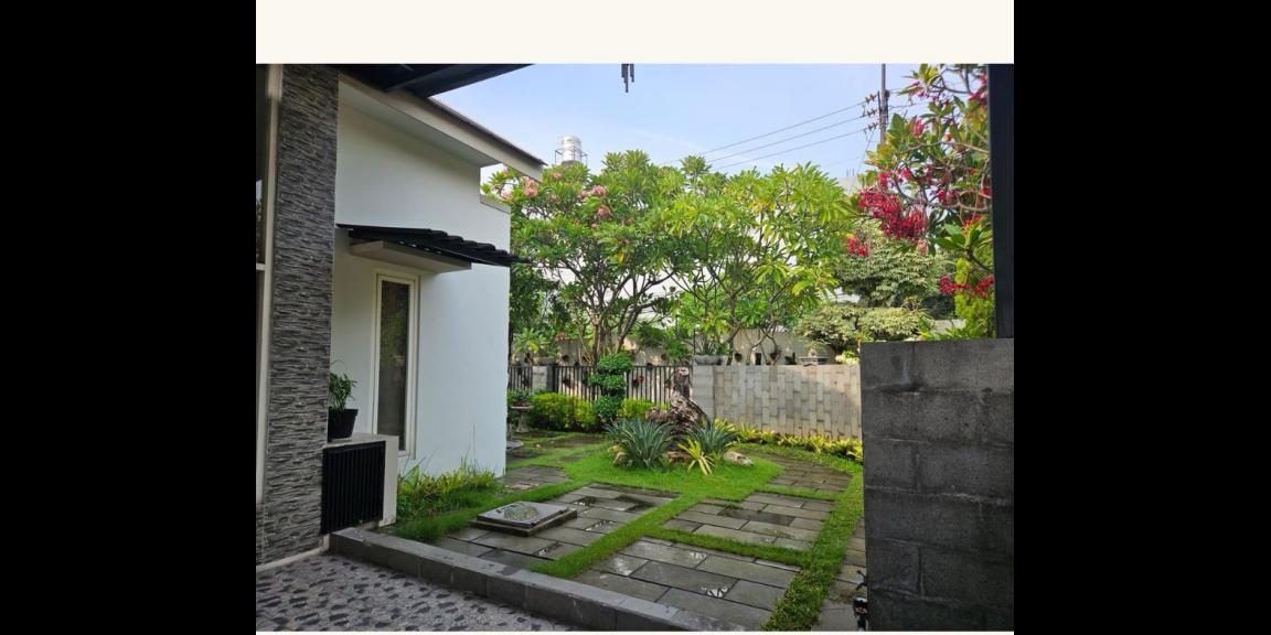 Dijual Rumah Hook di Taman Rivera Regency, Surabaya Dijual Rumah Hook di Taman Rivera Regency, Surabaya
