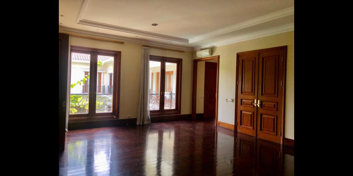 Dijual Rumah Mewah di Tulodong Bawah 3, Jakarta Selatan Dijual Rumah Mewah di Tulodong Bawah 3, Jakarta Selatan