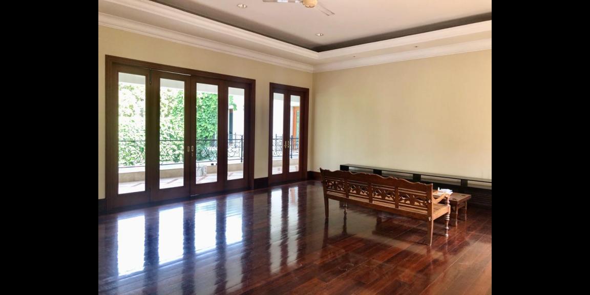 Dijual Rumah Mewah di Tulodong Bawah 3, Jakarta Selatan Dijual Rumah Mewah di Tulodong Bawah 3, Jakarta Selatan