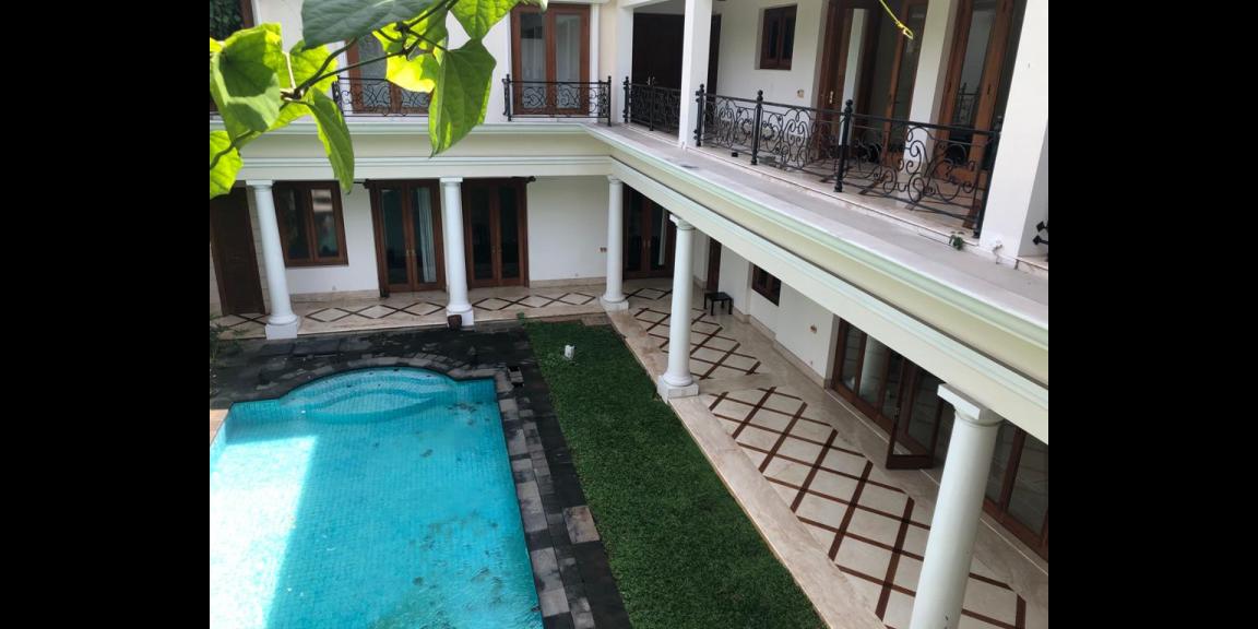 Dijual Rumah Mewah di Tulodong Bawah 3, Jakarta Selatan Dijual Rumah Mewah di Tulodong Bawah 3, Jakarta Selatan