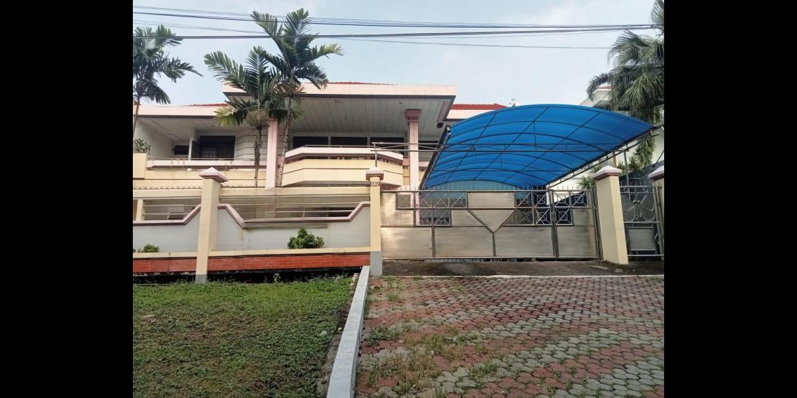 Dijual Rumah Strategis di Raya Darmo Harapan, Surabaya Dijual Rumah Strategis di Raya Darmo Harapan, Surabaya