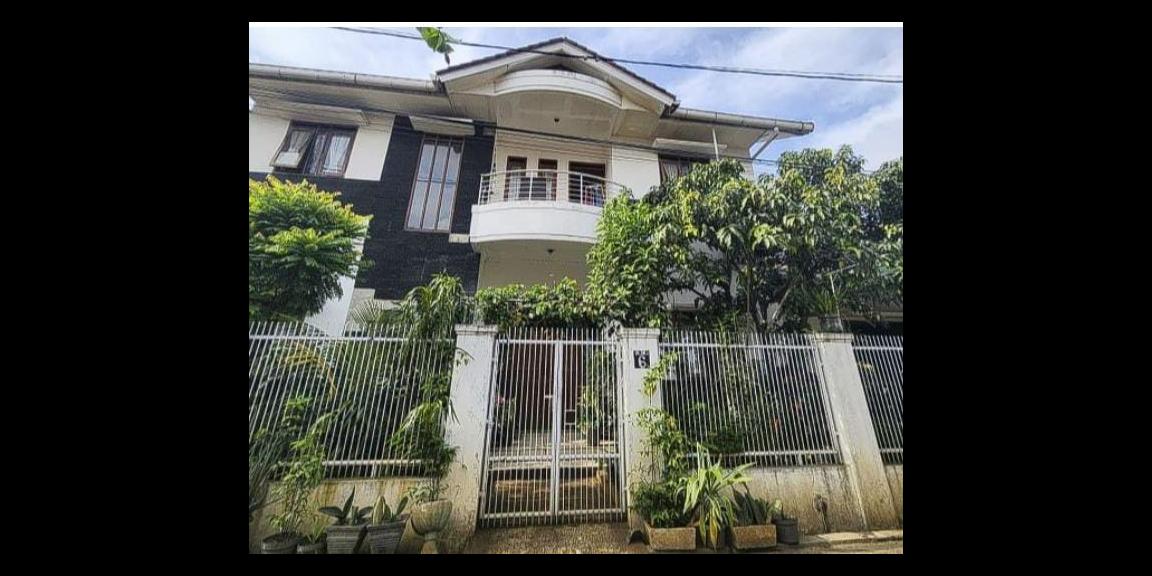 Dijual Rumah 2 Lantai di Komplek Cibolerang, Kota Bandung Dijual Rumah 2 Lantai di Komplek Cibolerang, Kota Bandung