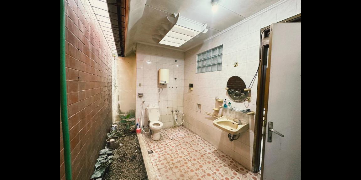 Dijual Rumah 2 Lantai di Jalan Sukahaji, Kota Bandung Dijual Rumah 2 Lantai di Jalan Sukahaji, Kota Bandung