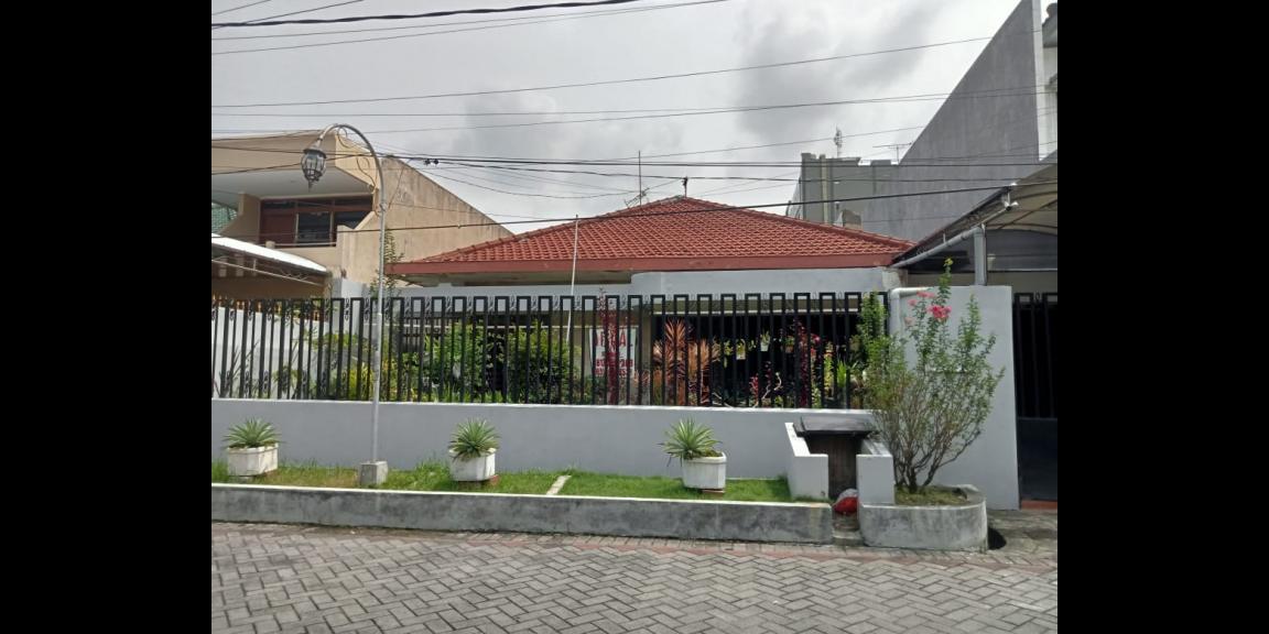 Dijual Rumah 2 Lantai di Jalan Manyar Kertoarjo, Surabaya Dijual Rumah 2 Lantai di Jalan Manyar Kertoarjo, Surabaya