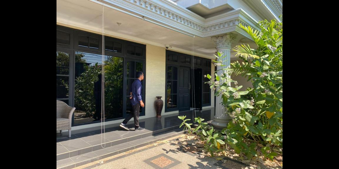 Dijual Rumah 2 Lantai di Dharmahusada Utara, Surabaya Dijual Rumah 2 Lantai di Dharmahusada Utara, Surabaya