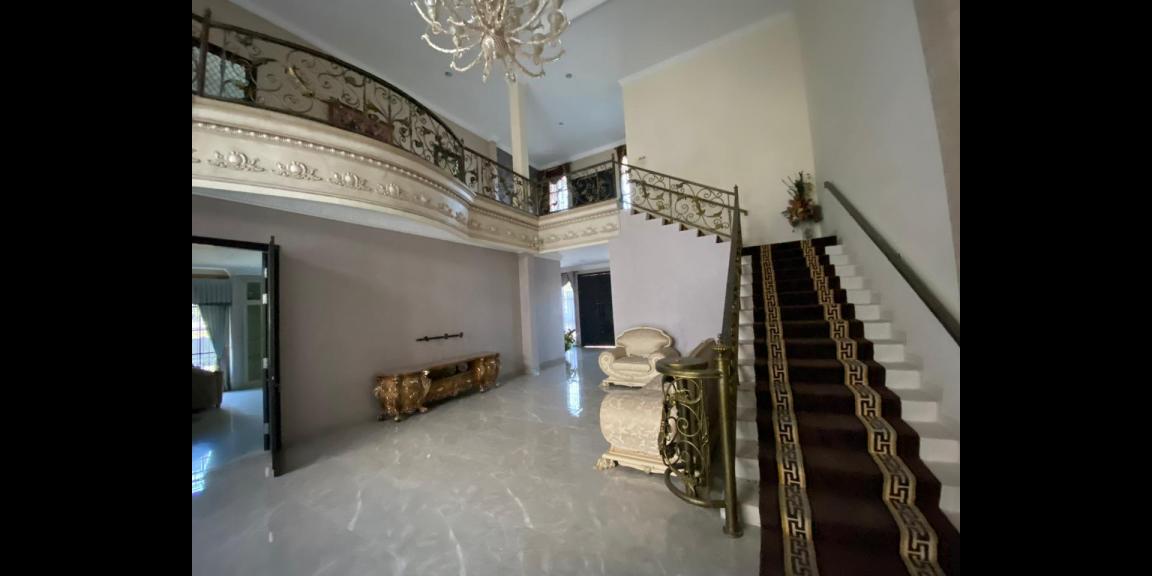 Dijual Rumah 2 Lantai di Dharmahusada Utara, Surabaya Dijual Rumah 2 Lantai di Dharmahusada Utara, Surabaya