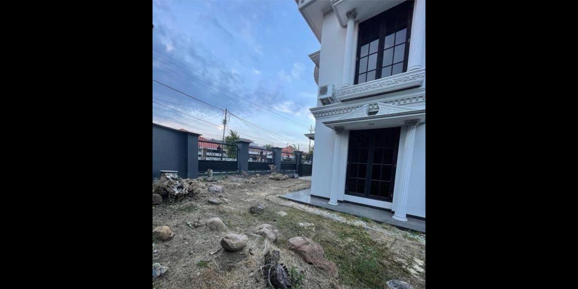 Dijual Rumah 2 Lantai di Dharmahusada Utara, Surabaya Dijual Rumah 2 Lantai di Dharmahusada Utara, Surabaya