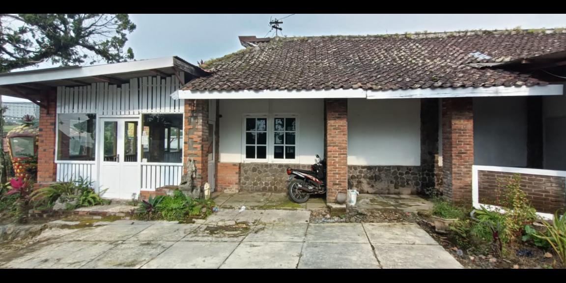 Dijual Rumah 1,5 Lantai di Raya Sajen, Pacet, Kabupaten Mojokerto Dijual Rumah 1,5 Lantai di Raya Sajen, Pacet, Kabupaten Mojokerto