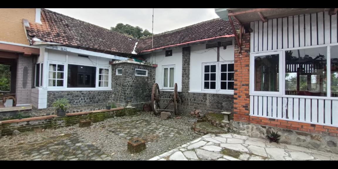 Dijual Rumah 1,5 Lantai di Raya Sajen, Pacet, Kabupaten Mojokerto Dijual Rumah 1,5 Lantai di Raya Sajen, Pacet, Kabupaten Mojokerto