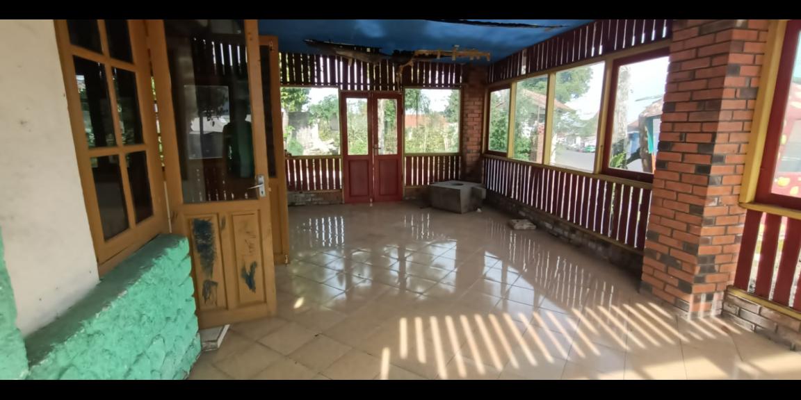 Dijual Rumah 1,5 Lantai di Raya Sajen, Pacet, Kabupaten Mojokerto Dijual Rumah 1,5 Lantai di Raya Sajen, Pacet, Kabupaten Mojokerto