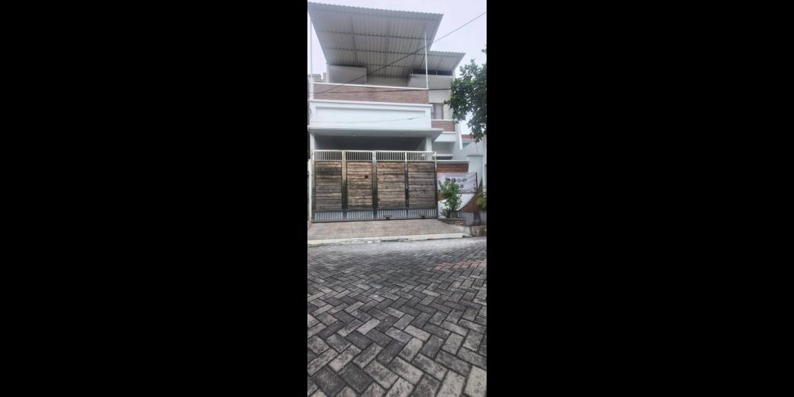 Dijual Rumah 2 Lantai Minimalis di Baratajaya, Surabaya Dijual Rumah 2 Lantai Minimalis di Baratajaya, Surabaya