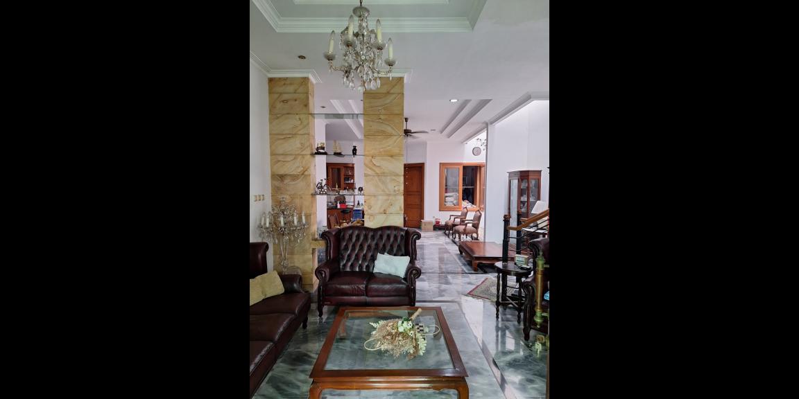 Dijual Rumah Bagus 2 Lantai di Jalan Kemang, Jakarta Selatan Dijual Rumah Bagus 2 Lantai di Jalan Kemang, Jakarta Selatan