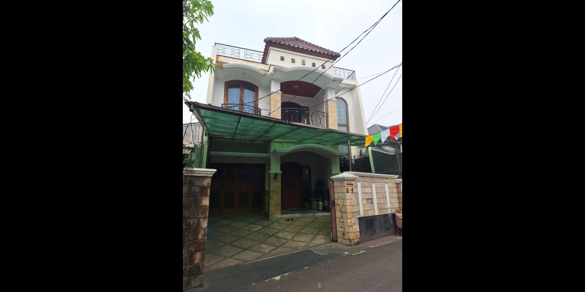 Dijual Rumah Bagus 2 Lantai di Jalan Kemang, Jakarta Selatan Dijual Rumah Bagus 2 Lantai di Jalan Kemang, Jakarta Selatan