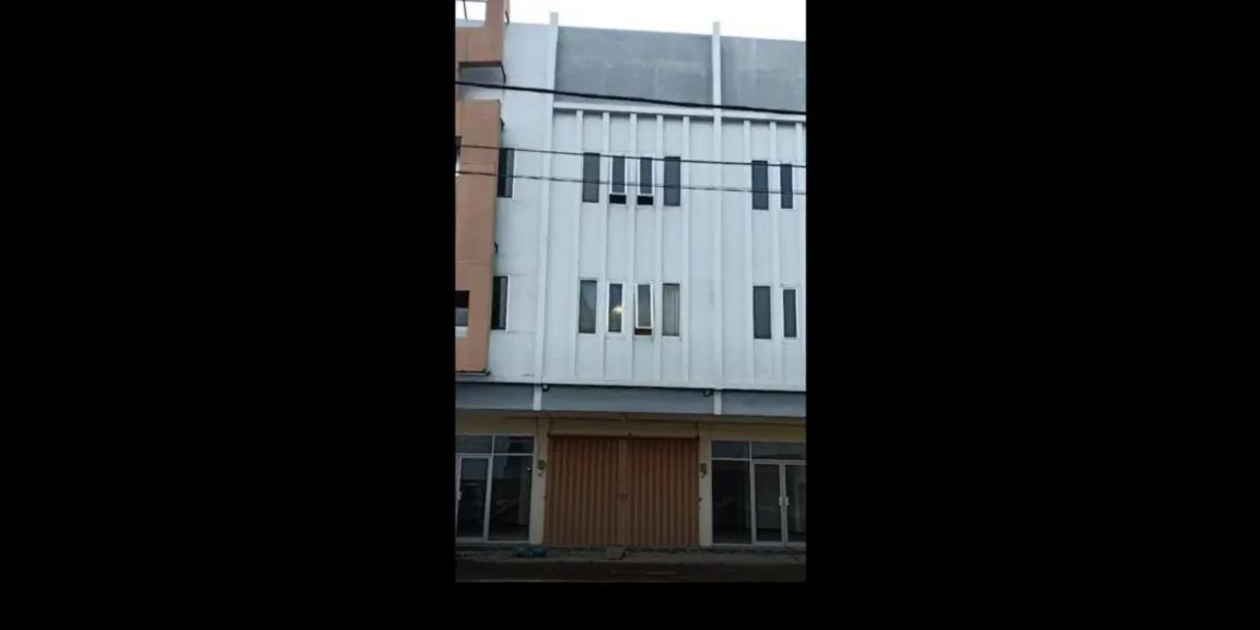 Dijual Ruko 3 Lantai di Komplek Ruko King Square, Gresik Dijual Ruko 3 Lantai di Komplek Ruko King Square, Gresik