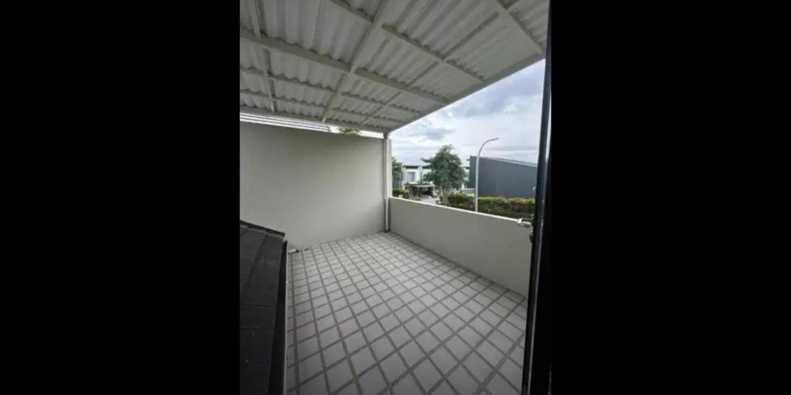 Dijual Rumah 2 Lantai di Citraland Northwest, Surabaya Dijual Rumah 2 Lantai di Citraland Northwest, Surabaya