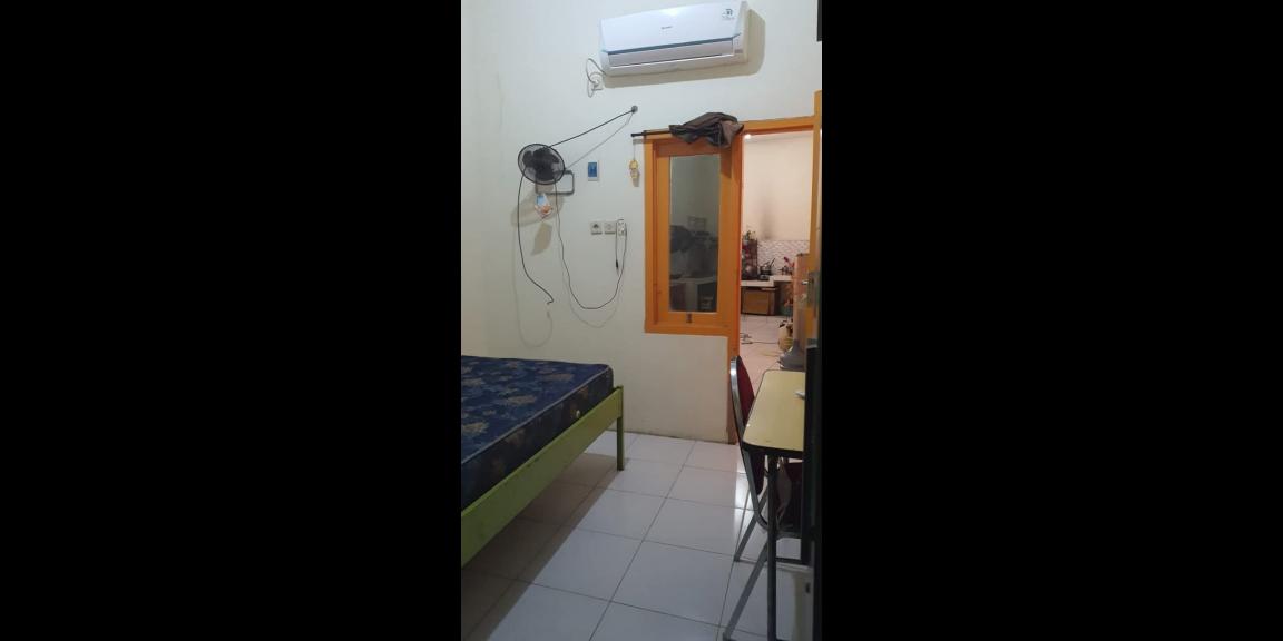 Dijual Kost 18 Kamar + Ruko Lokasi Strategis di Undaan Surabaya Dijual Kost 18 Kamar + Ruko Lokasi Strategis di Undaan Surabaya