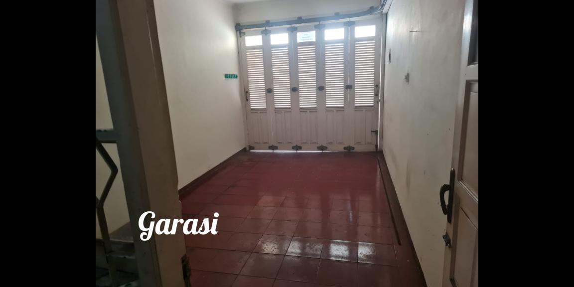 Dijual Rumah 1,5 Lantai di Tebet, Jakarta Selatan Dijual Rumah 1,5 Lantai di Tebet, Jakarta Selatan