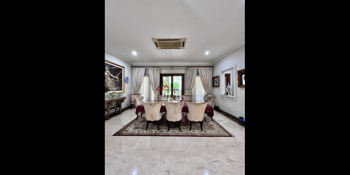 Rumah Mewah di Taman Pondok Indah, Jakarta Selatan Rumah Mewah di Taman Pondok Indah, Jakarta Selatan