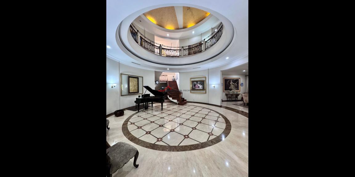 Rumah Mewah di Taman Pondok Indah, Jakarta Selatan Rumah Mewah di Taman Pondok Indah, Jakarta Selatan