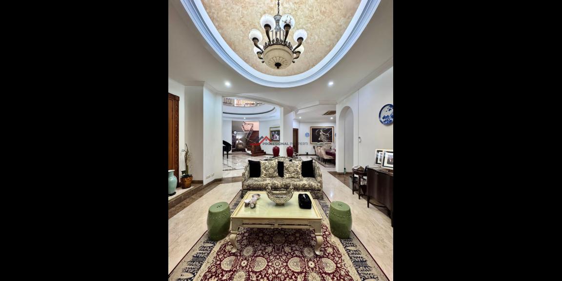 Rumah Mewah di Taman Pondok Indah, Jakarta Selatan Rumah Mewah di Taman Pondok Indah, Jakarta Selatan