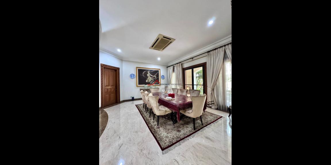 Rumah Mewah di Taman Pondok Indah, Jakarta Selatan Rumah Mewah di Taman Pondok Indah, Jakarta Selatan
