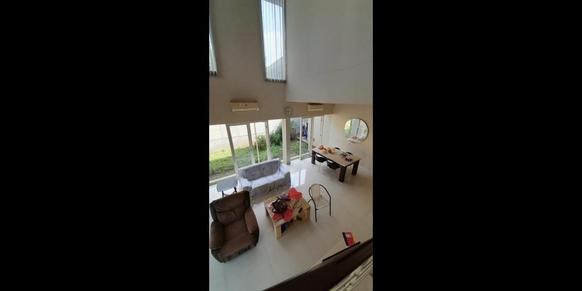 Dijual Rumah Mewah di Komplek Royal Residence, Surabaya Dijual Rumah Mewah di Komplek Royal Residence, Surabaya