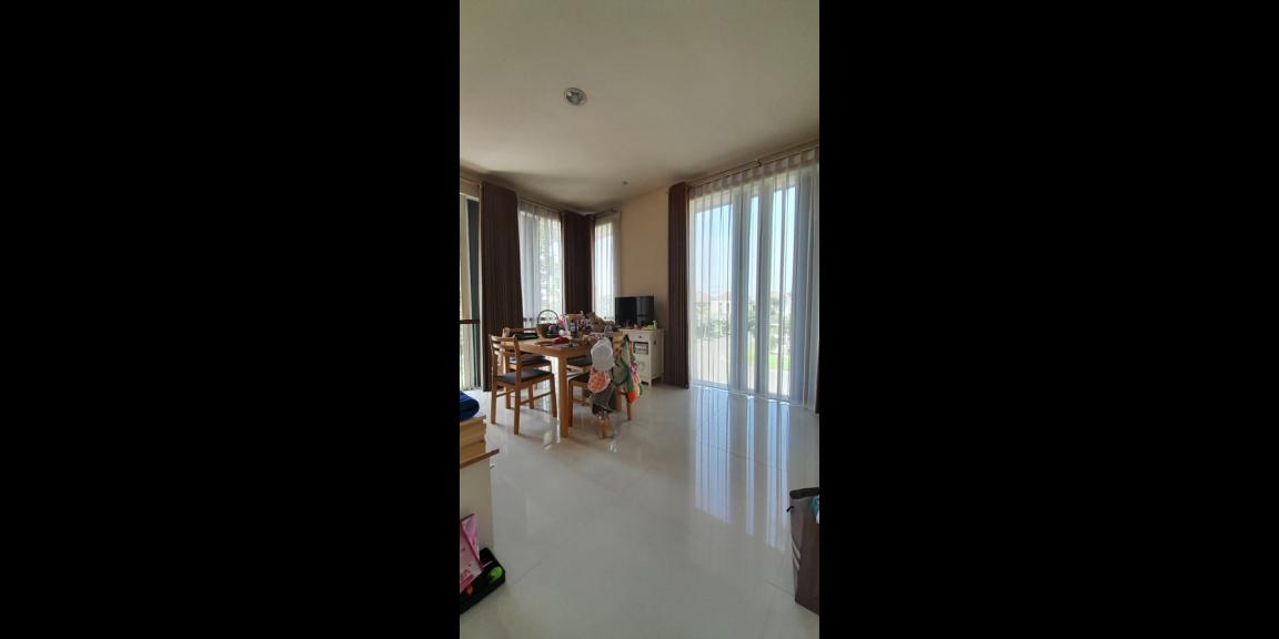 Dijual Rumah Mewah di Komplek Royal Residence, Surabaya Dijual Rumah Mewah di Komplek Royal Residence, Surabaya